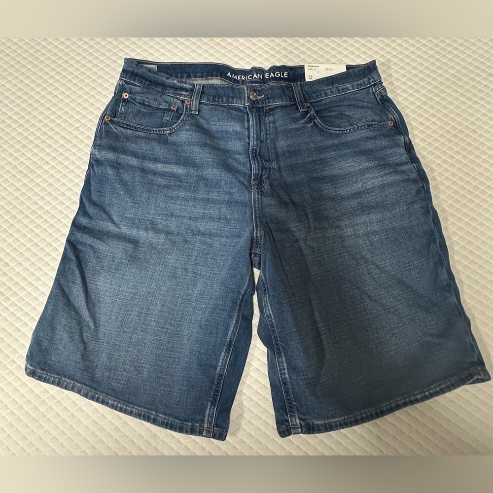 American Eagle Shorts Womens 16 Denim High Rise Dreamy Drape 11" Jort Stretch